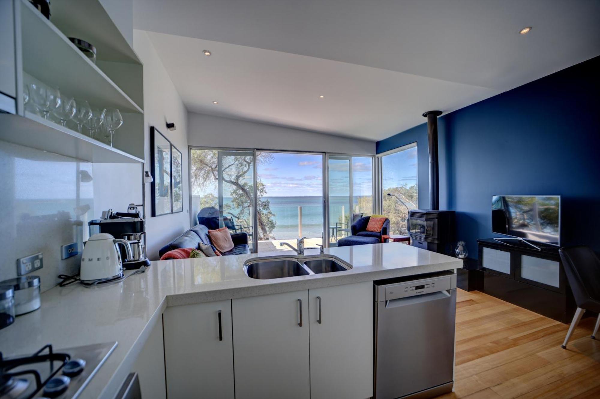 Battery Cove Beach Front Apartment 포트페어리 외부 사진